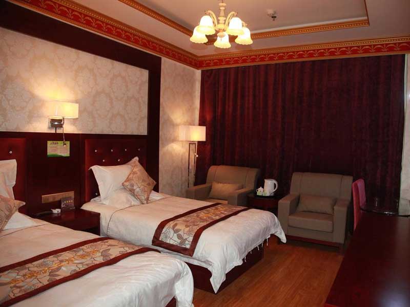 Yulong Holiday Grand Hotel