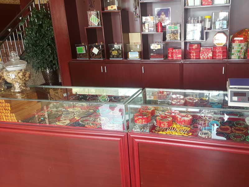 hotel shop