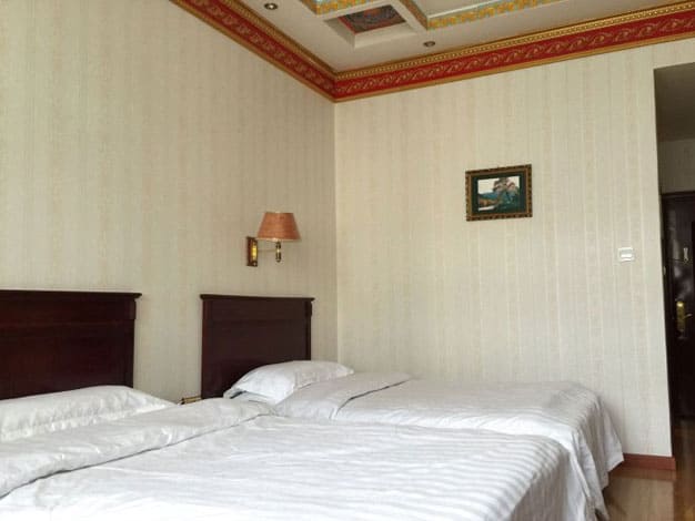 Regong Education Hotel