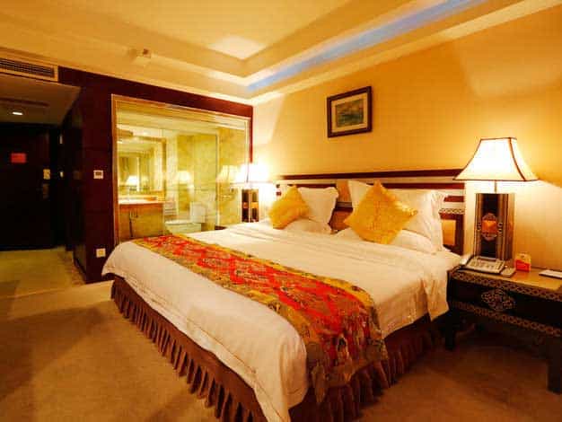 triple beds room