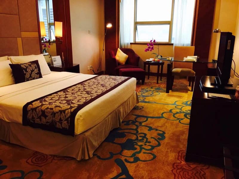 king-size-bed-room