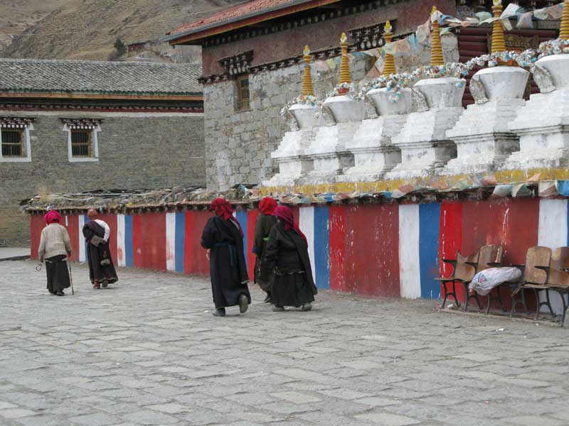 lhagang pilgrims