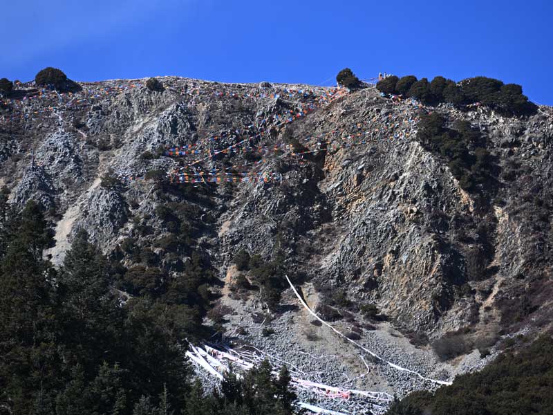 prayer-flags-of-Dragkar