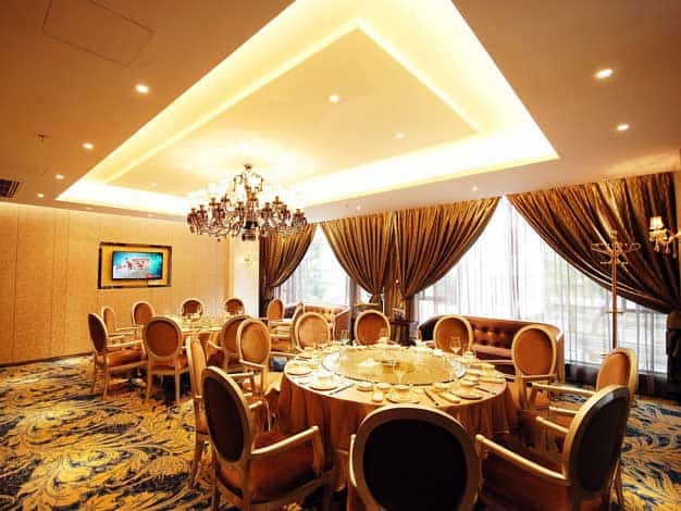 Royale Celebrity Hotel