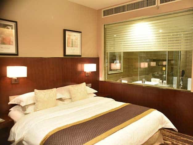 Royale Celebrity Hotel