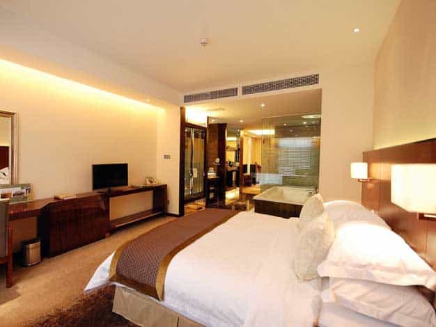 Royale Celebrity Hotel
