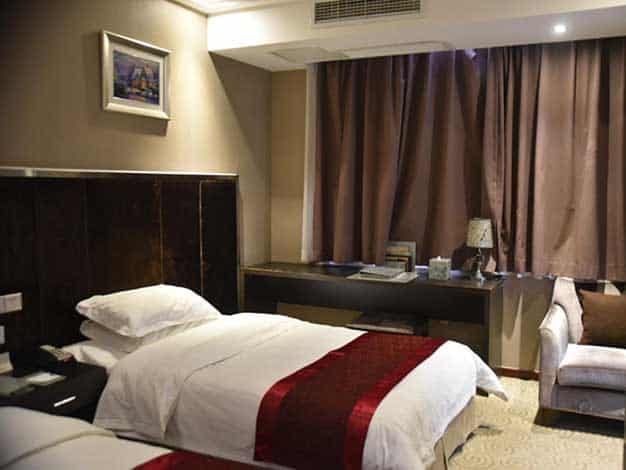 Royale Celebrity Hotel
