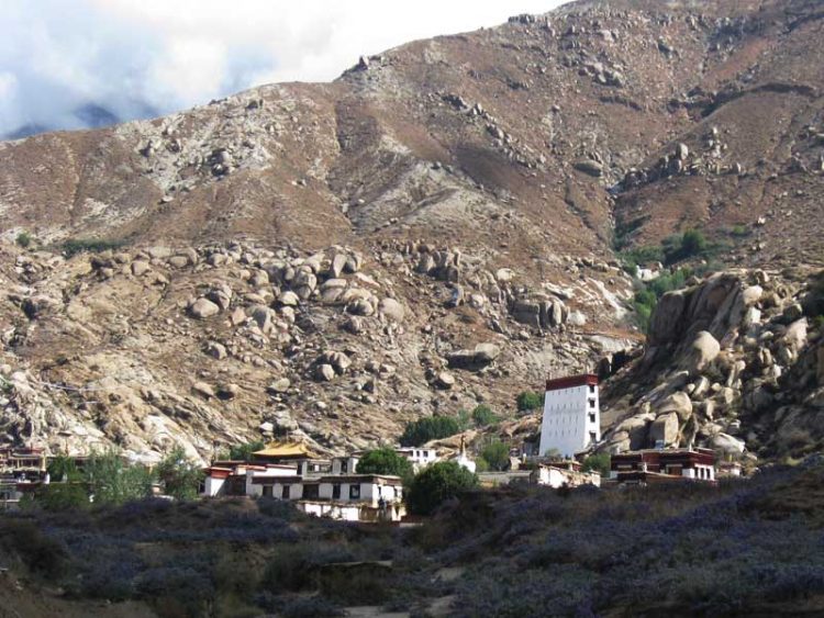 sera monastery before shoton festival