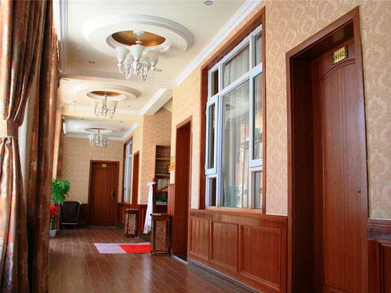 Zang Feng hall way